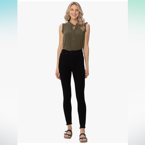 Judy Blue Women's High-Rise Control Top Skinny Jeans with Sharkbite Hem - Picture 1 of 10